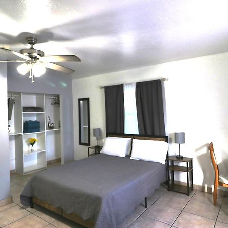 Hallandale Beach Motel With Free Parking And Full Kitchen ! No Extra Fees! Accepting Cash! Kültér fotó